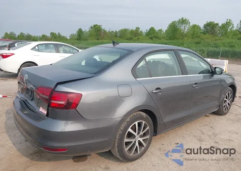 2018 Volkswagen Jetta 1.4T Se/1.4T Wolfsburg Edition z USA, uszkodzony, nr VIN 3VWDB7AJ5JM233198